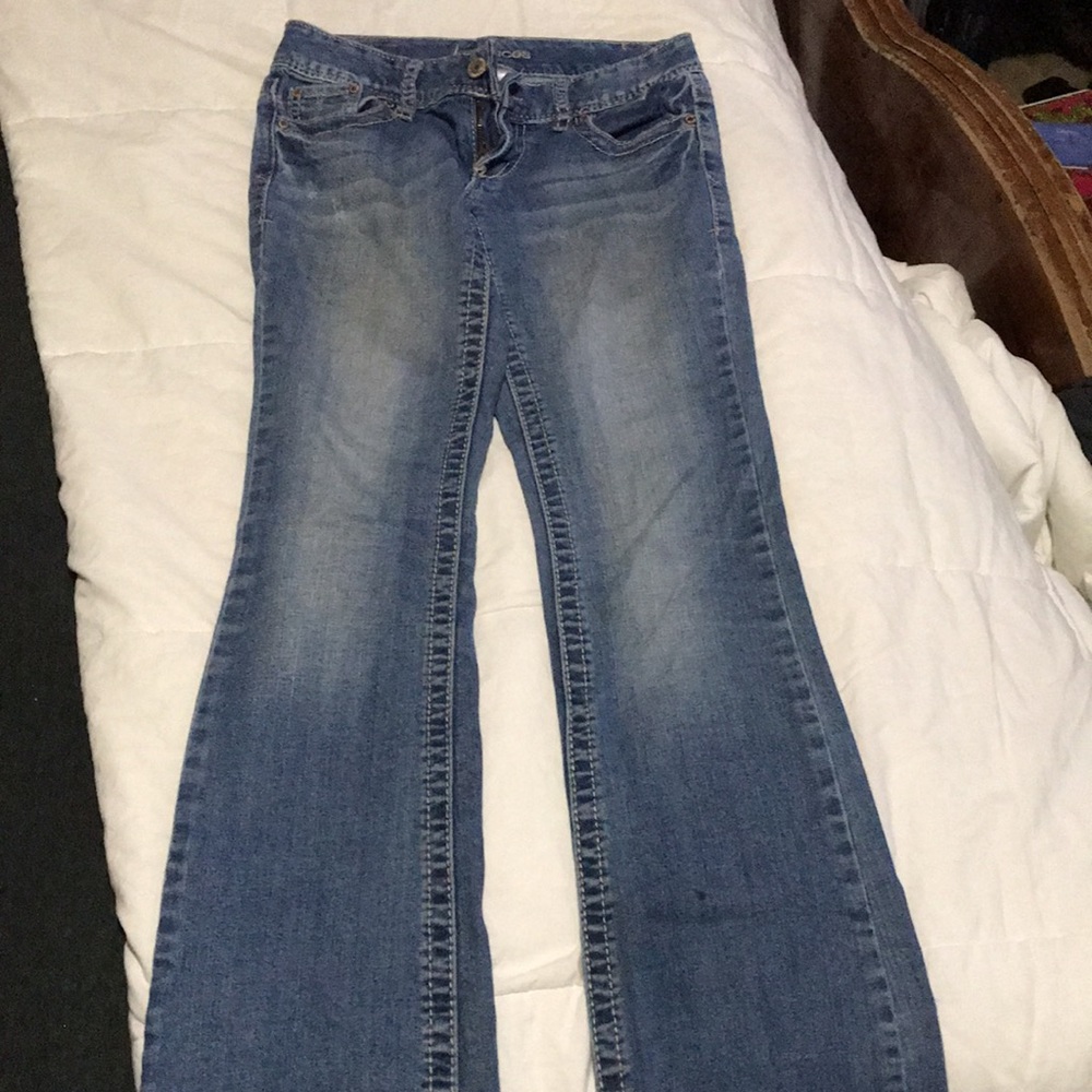 Used - Picture 2 of 4